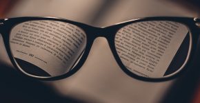okulary korekcyjne do czytania w czarnych oprawkach